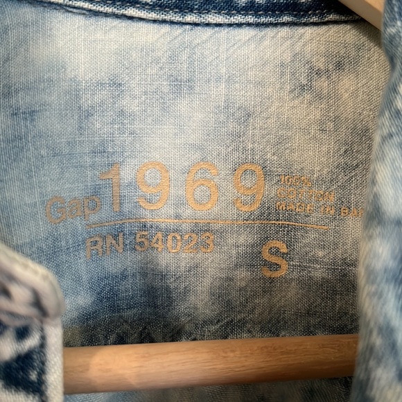 Bleached button down - Picture 3 of 4